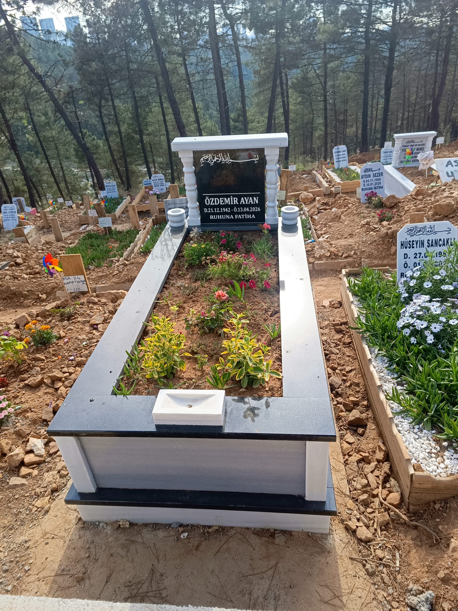 Granit Mezar · Gri