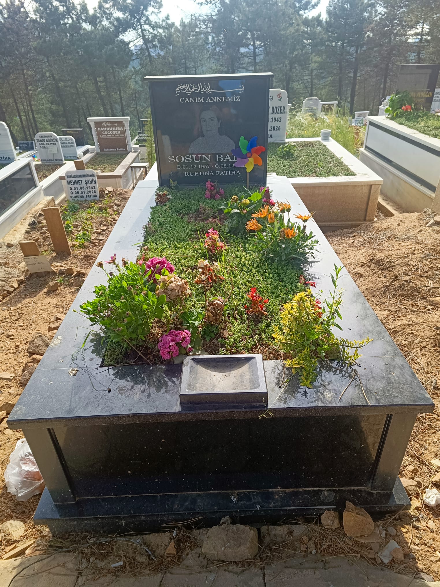 Granit Mezar · Siyah